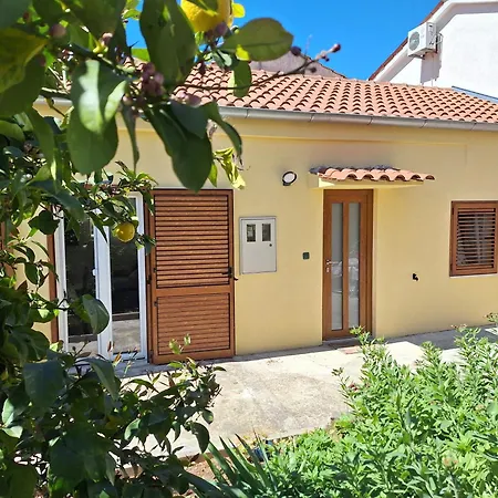 Olga Apartment *